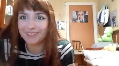 Snapshot of samiravilmont chatting on 11.20.25 Mira online show from 11.20.25