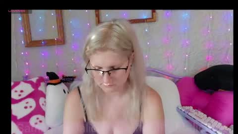 Snapshot of sammiesin13 chatting on 08.03.26 Samantha online show from 08.03.26
