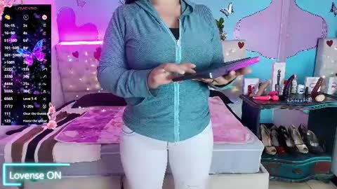 Snapshot of sammy_mature_ chatting on 06.17.26 Sammy online show from 06.17.26