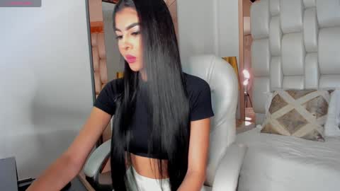 Snapshot of sammy_rios chatting on 01.04.25 Sammy online show from 01.04.25