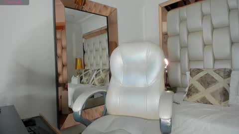 Snapshot of sammy_rios chatting on 11.14.25 Sammy online show from 11.14.25