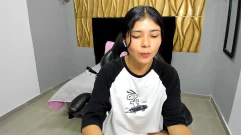 Snapshot of sammy_shy chatting on 02.23.25 Sammy online show from 02.23.25