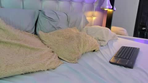 Snapshot of sammybrunette1 chatting on 03.02.25 Axel online show from 03.02.25