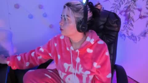   online show from 02.06.25