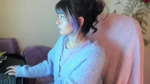   online show from 10.10.25