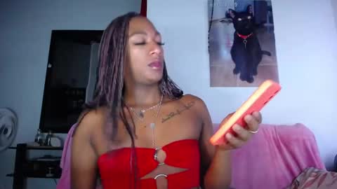 Snapshot of samny_doll369 chatting on 06.10.26 Samy doll online show from 06.10.26