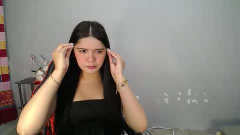 Snapshot of sampaguita_pinayxx chatting on 11.06.25 SOFIA online show from 11.06.25