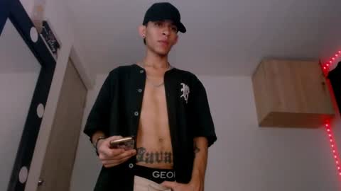 Snapshot of samuel_suarez chatting on 12.10.24 online show from 12.10.24