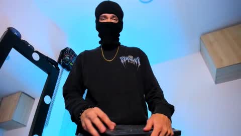 Snapshot of samuel_suarez chatting on 09.09.25 online show from 09.09.25