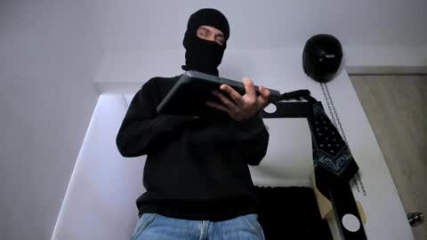 Snapshot of samuel_suarez chatting on 10.05.25 online show from 10.05.25