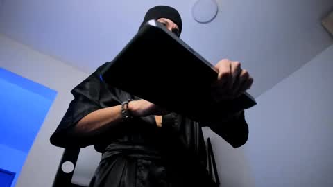 Snapshot of samuel_suarez chatting on 10.12.25 online show from 10.12.25