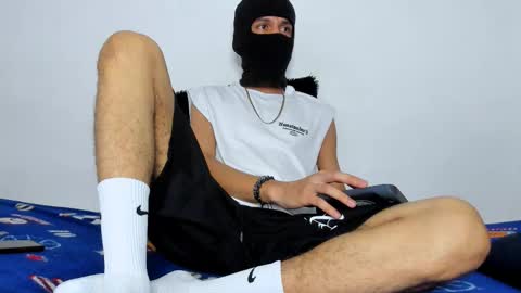 Snapshot of samuel_suarez chatting on 11.15.25 online show from 11.15.25