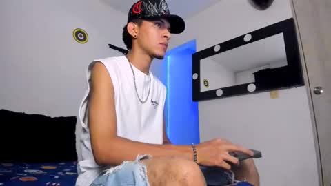 Snapshot of samuel_suarez chatting on 03.22.26 online show from 03.22.26