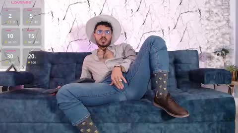 Snapshot of samuelcoopper chatting on 10.01.25 Samuel Coopper online show from 10.01.25