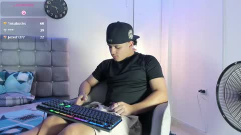 Snapshot of samxx_muscle chatting on 09.14.25 samxx_muscle online show from 09.14.25