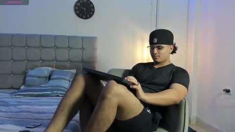 Snapshot of samxx_muscle chatting on 10.27.25 samxx_muscle online show from 10.27.25