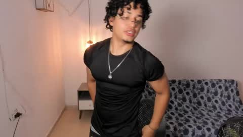 Snapshot of samxx_muscle chatting on 05.10.26 samxx_muscle online show from 05.10.26