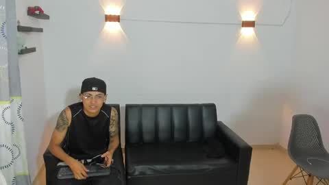 Snapshot of samxx_muscle chatting on 05.11.26 samxx_muscle online show from 05.11.26