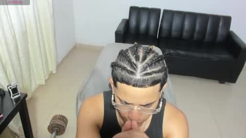 Snapshot of samxx_muscle chatting on 05.24.26 samxx_muscle online show from 05.24.26