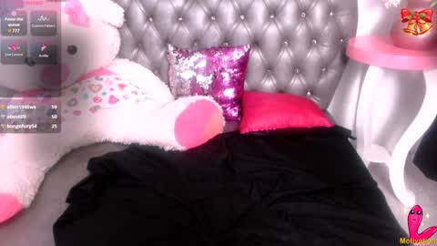 Snapshot of samy__milf chatting on 12.27.24 Sammy online show from 12.27.24