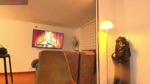 Hello I am absent due to a family calamity I will return soon-hola estoy ausente por un problema familiar volvere pronto. online show from 04.21.26