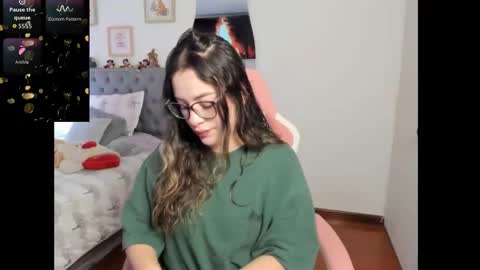 Snapshot of samysweet_8 chatting on 10.25.25 Samanta online show from 10.25.25