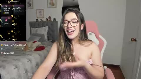 Snapshot of samysweet_8 chatting on 11.21.25 Samanta online show from 11.21.25