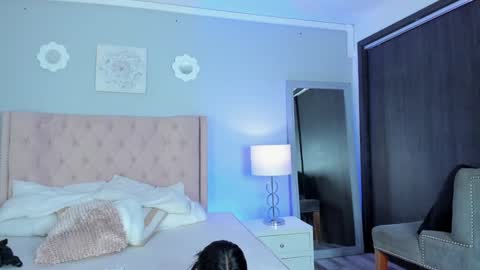 Snapshot of sander_mila chatting on 01.08.25 MilaSander online show from 01.08.25