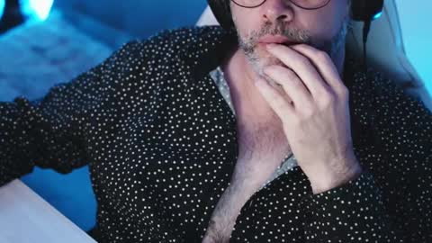 Sanders online show from 02.20.25