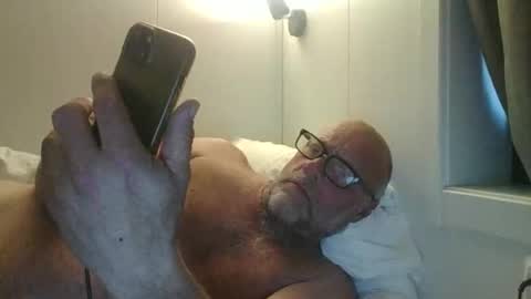 Snapshot of sandnesrune523 chatting on 05.17.26 sandnesrune523 online show from 05.17.26