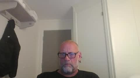 Snapshot of sandnesrune523 chatting on 05.18.26 sandnesrune523 online show from 05.18.26