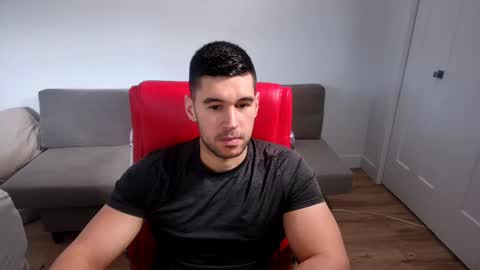 Snapshot of sandow_ chatting on 10.10.25 Sandow online show from 10.10.25