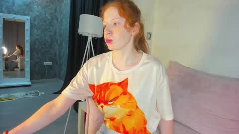 Snapshot of sandra__wilson chatting on 02.25.26 Sandra online show from 02.25.26