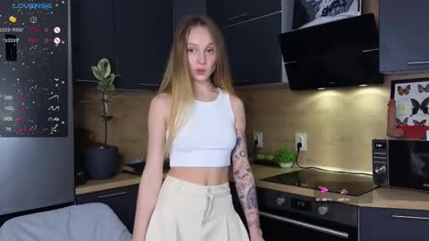 Snapshot of sandra_buika chatting on 03.04.25 Sandra Lillys Page online show from 03.04.25