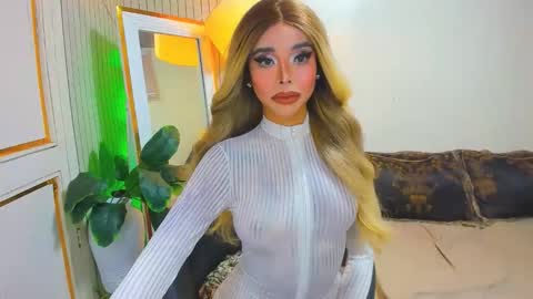 Snapshot of sandra_hornball chatting on 02.18.26 Sandra Hornball online show from 02.18.26