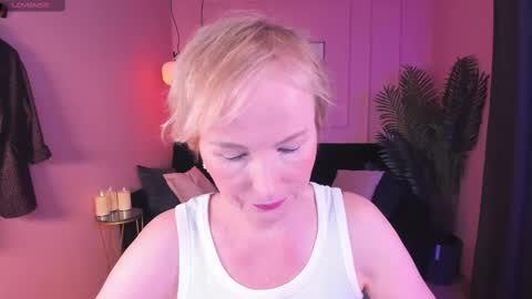 Snapshot of sandra_kind chatting on 01.26.25 Sandra online show from 01.26.25