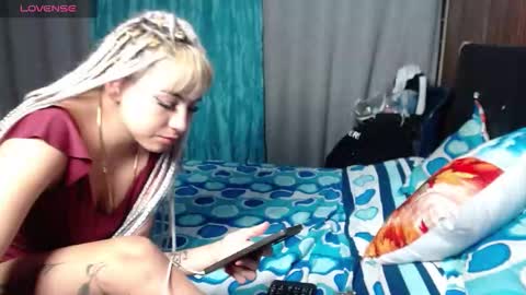 sandy_straw online show from 12.04.25