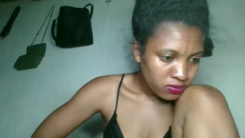 Snapshot of sanelie09 chatting on 11.02.25 sanelie09 online show from 11.02.25