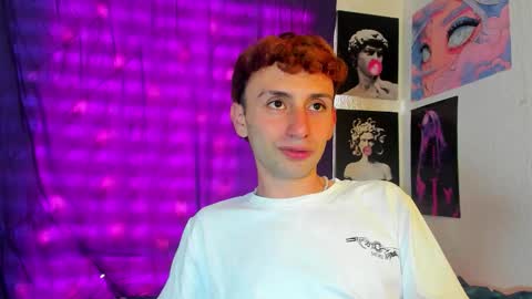 Snapshot of santi_mateo chatting on 12.19.25 Santi online show from 12.19.25