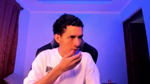 Snapshot of santi_twink19 chatting on 12.07.24 santi_twink19 online show from 12.07.24