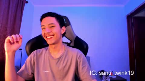 Snapshot of santi_twink19 chatting on 12.12.24 santi_twink19 online show from 12.12.24