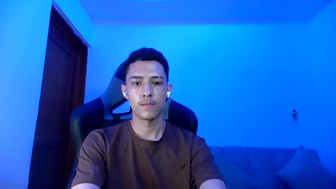 Snapshot of santi_twink19 chatting on 02.01.25 santi_twink19 online show from 02.01.25