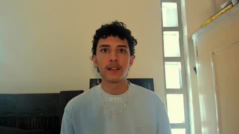 Snapshot of santi_twink19 chatting on 10.07.25 santi_twink19 online show from 10.07.25