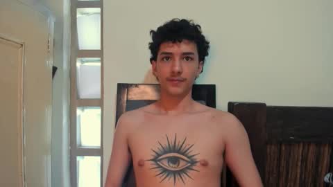 Snapshot of santi_twink19 chatting on 10.14.25 santi_twink19 online show from 10.14.25