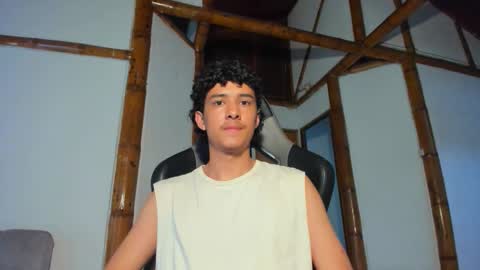 Snapshot of santi_twink19 chatting on 02.10.26 santi_twink19 online show from 02.10.26