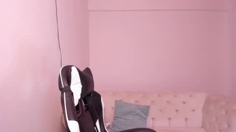 santiago_huntt online show from 02.03.25