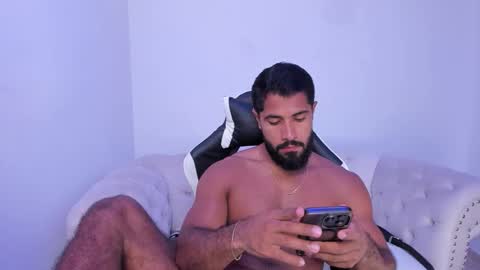 santiago_huntt online show from 11.19.25