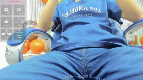 santiago_russo18 online show from 11.03.25