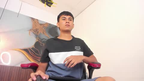 Snapshot of santiagocool chatting on 04.18.26 santiagocool online show from 04.18.26