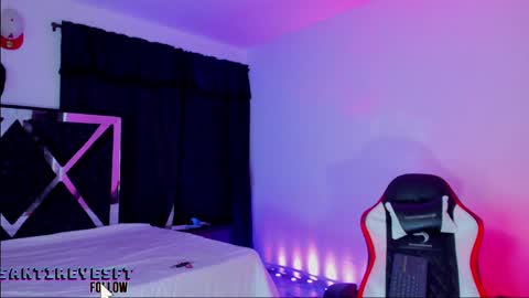 Snapshot of santiagoreyesft chatting on 02.15.25 Santi Reyes online show from 02.15.25